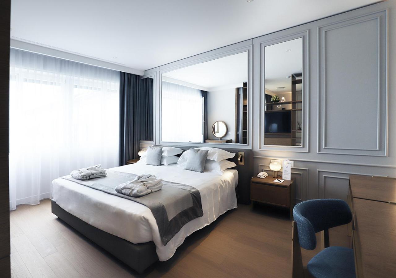 Grand Hotel Terme Sirmione Eksteriør billede Deluxe Room