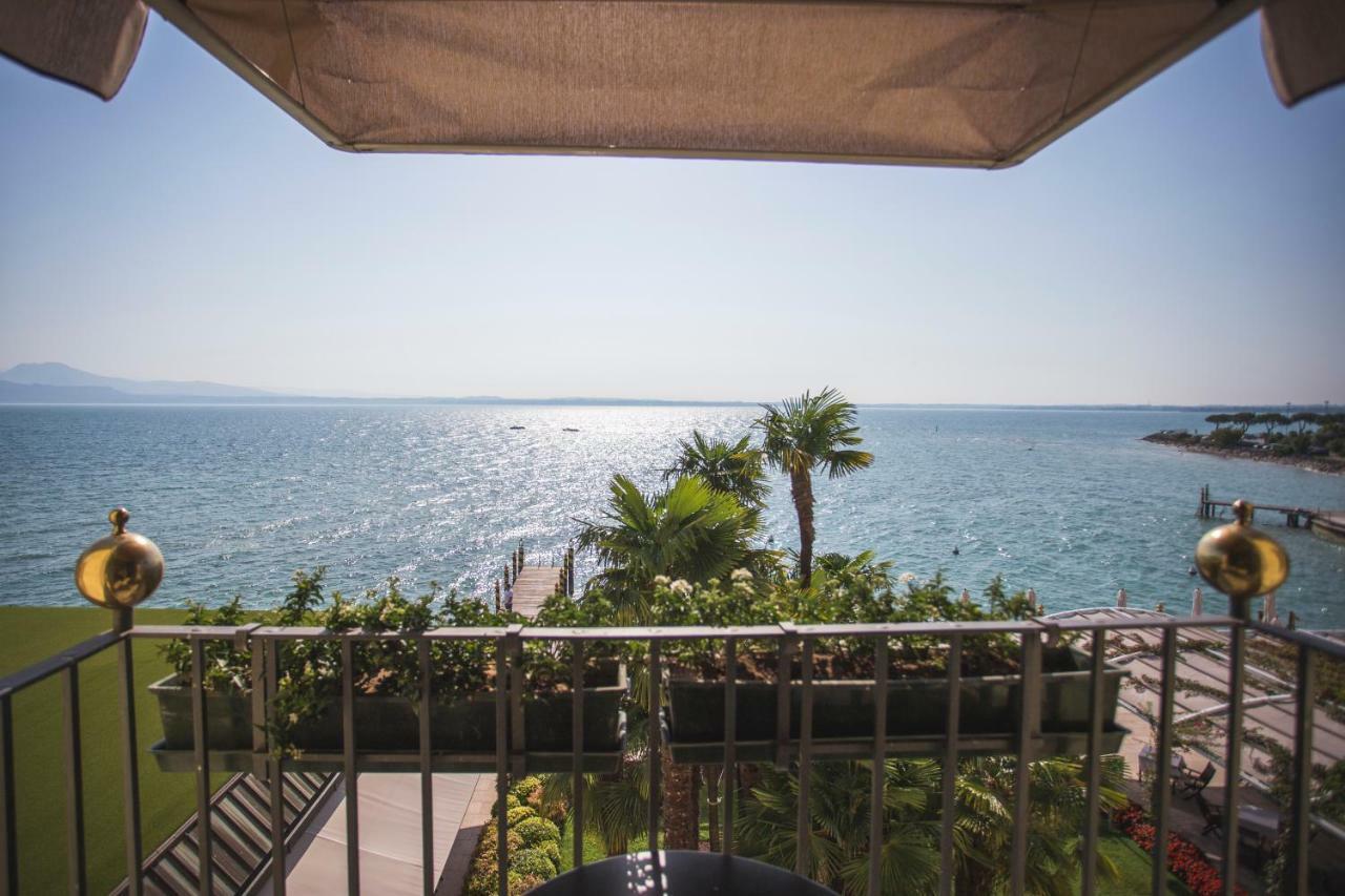 Grand Hotel Terme Sirmione Eksteriør billede View of the Gulf of İzmit from the hotel